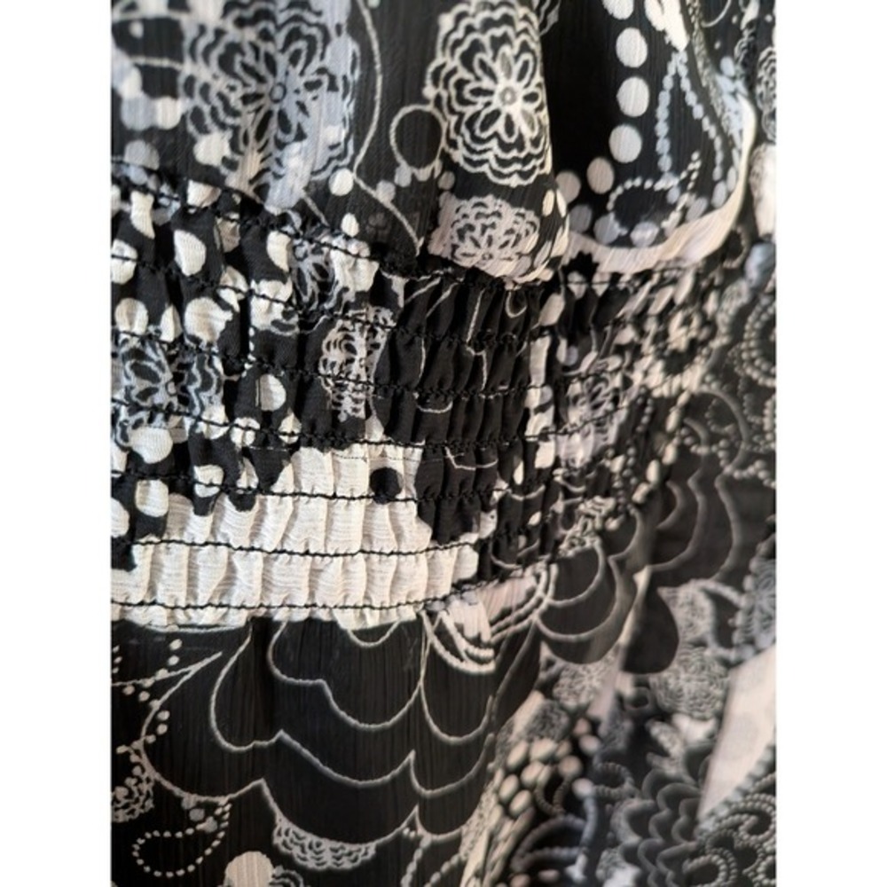 Apt‎ 9 Woman Black White Floral Paisley Smocked Waist V-Neck Blouse Plus Size 1X - Picture 3 of 10